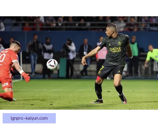 维拉蒂与鲁伊斯领衔巴黎中场，表现稳健竞争力增强